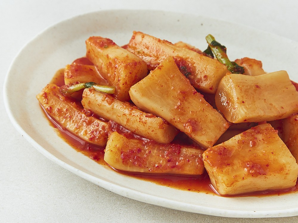 Pungsan Kimchi Nonghyup Chonggak Kimchi (풍산김치 농협 총각김치)