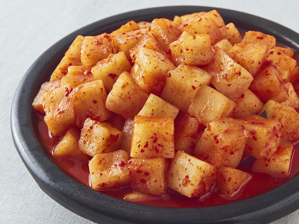 Paenghyeonsuk Choeyangrak Tasty Yetnal Kkakdugi (팽현숙 최양락의 맛있는 옛날 깍두기)