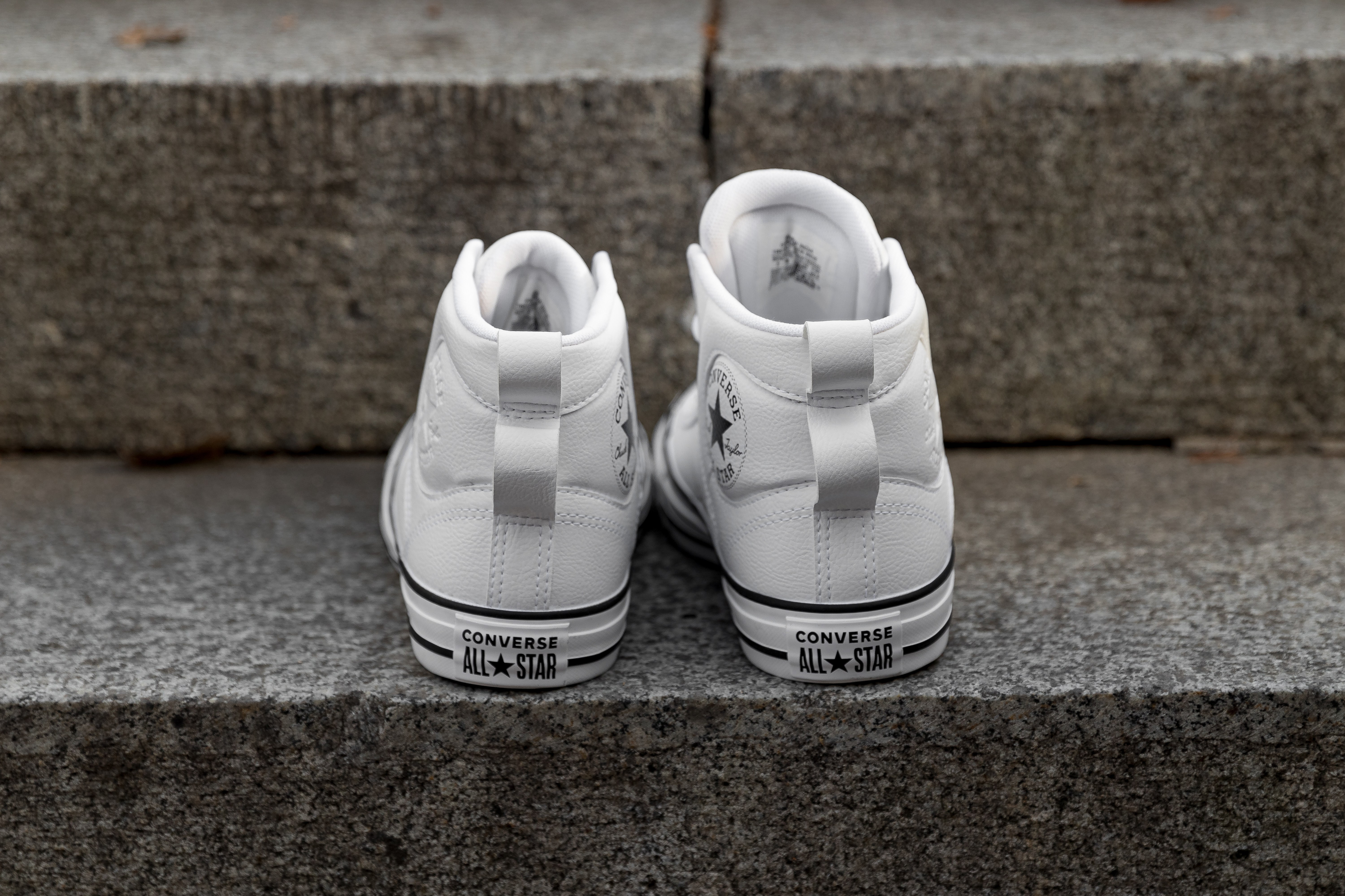 图片素材: 白色, 皮革, 腿, 弹簧, 红, 时尚, 服装, 潮人, 人体, 鞋子, 球鞋, 交谈, 鞋类, 样式, 休闲, 卡盘,  高跟鞋3011x2007 - - 1289918 - 素材中国, 高清壁纸- PxHere摄影图库, image size:6000x4000