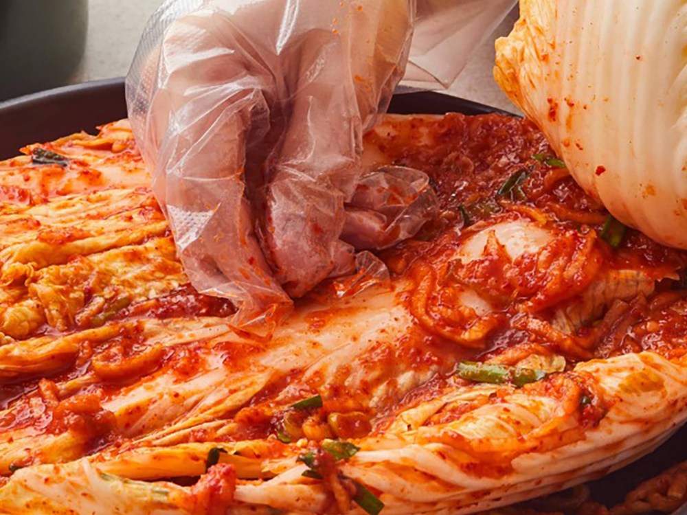 Bibigo Packets Gi Pear Chu Kimchi , 1.8 kg, 1 Pack (비비고 포기 배추김치, 1.8kg, 1개)
