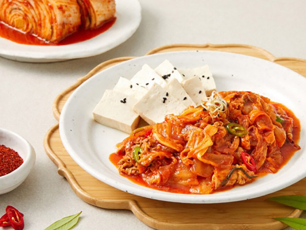 Bibigo Sseoleun Pear Chu Kimchi , 100 g, 5 Pack (비비고 썰은배추김치, 100g, 5개)