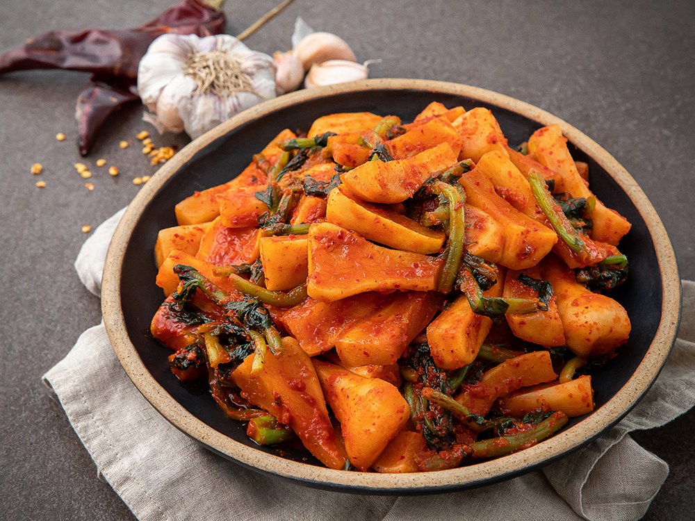 Sinyeongsikpum Jeongdameun Chonggak Kimchi , 2 kg, 1 Pack (신영식품 정담은 총각김치, 2kg, 1개)