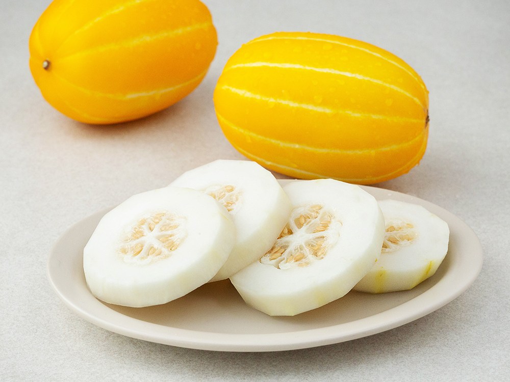 Saebyeokgyeong Sheets Crunchy Dalkom Korean Melon , 600 g(2 Pack ), 1 Pack (새벽경매 아삭달콤 참외, 600g(2입), 1개)