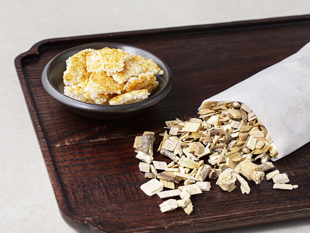 Glutinous Rice Nurungji Pumeun Samgyejaeryo , 220 g, 1 Pack (찹쌀누룽지 품은 삼계재료, 220g, 1팩)