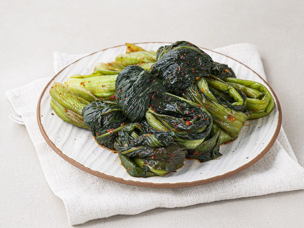 Jongga Alssahago Toksso Mustard Greens Kimchi (종가 알싸하고 톡쏘는 갓김치)