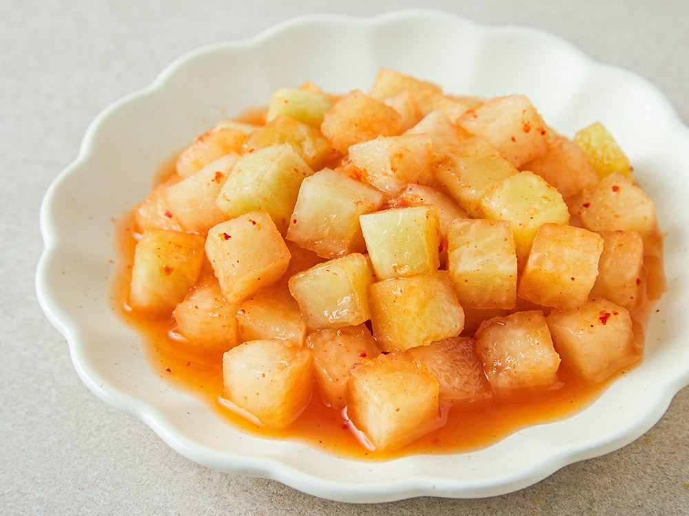 Jongga Kids Pack Kkakdugi , 300 g, 1 Pack (종가집 어린이 한입 깍두기, 300g, 1개)