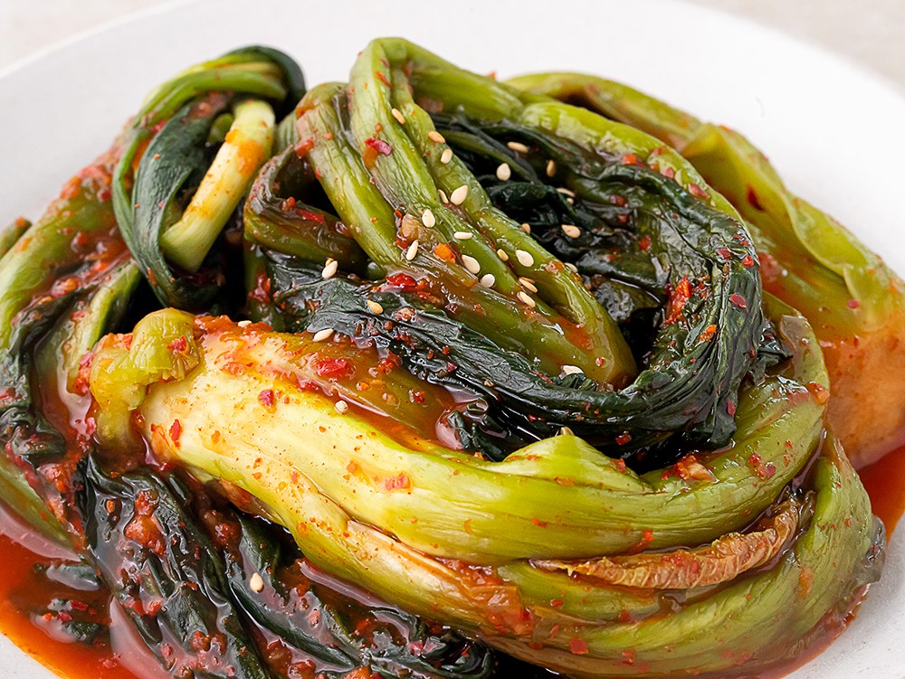 Jongga Alssahago Toksso Mustard Greens Kimchi (종가 알싸하고 톡쏘는 갓김치)