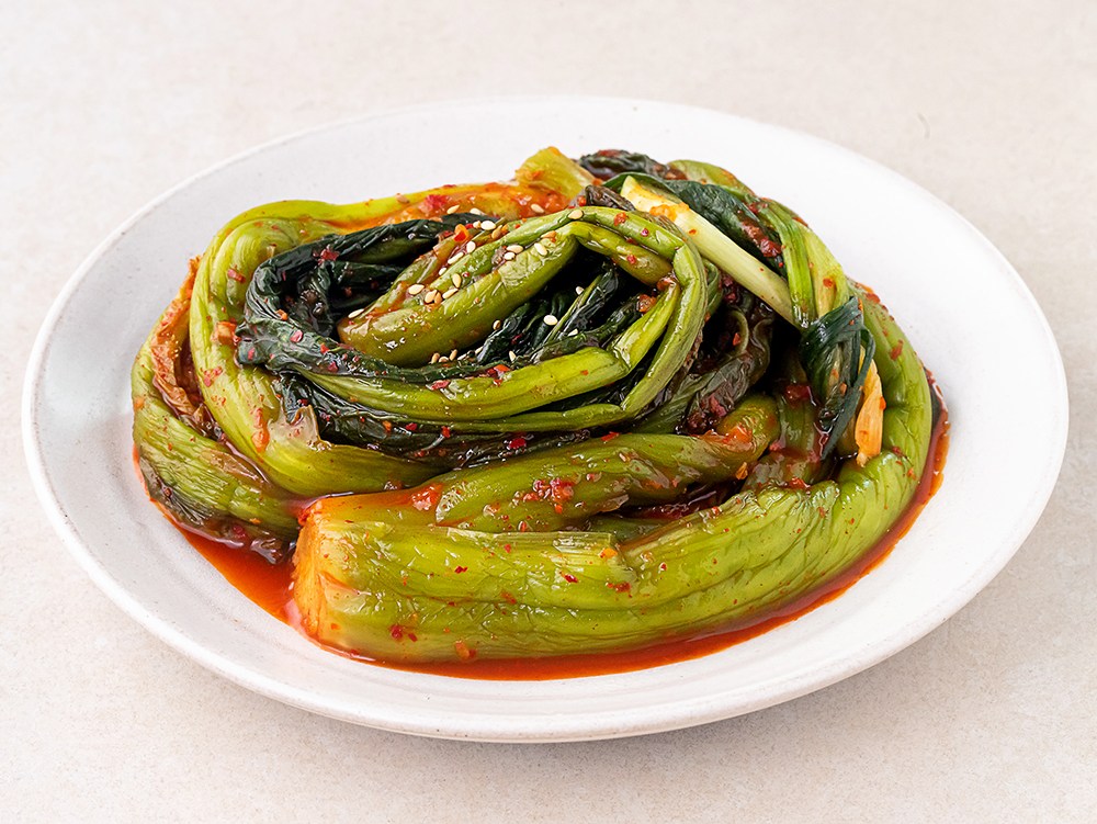 Jongga Alssahago Toksso Mustard Greens Kimchi (종가 알싸하고 톡쏘는 갓김치)