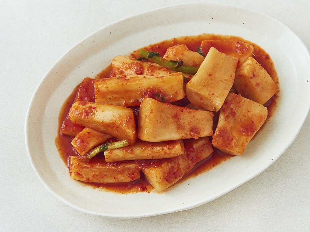 Pungsan Kimchi Nonghyup Chonggak Kimchi (풍산김치 농협 총각김치)