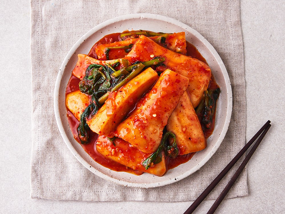 Jongga Oraeorae Tasty Chonggak Kimchi , 1 kg, 1 Pack (종가 오래오래 맛있는 총각김치, 1kg, 1개)