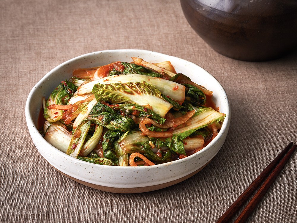 Geumja Domestic Pear Chu Mandeun Siwon Bori Eolgal Kimchi (금자네 국내산 배추로 만든 시원한 보리 얼갈이 김치)