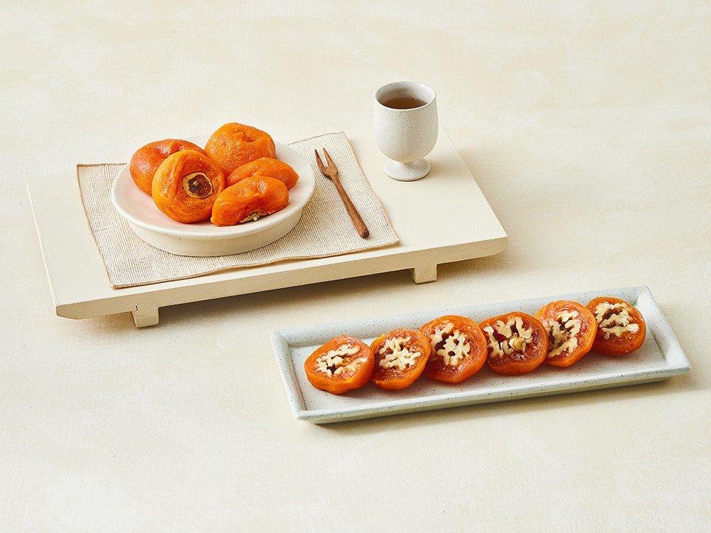Dajeongda Persimmon Pudeu Got Persimmon Homal Honhap 2 Ho Set ( Frozen ), 1 Set , 1.05 kg (다정다감푸드 곶감 호두말이 혼합 2호 세트 (냉동), 1세트, 1.05kg)