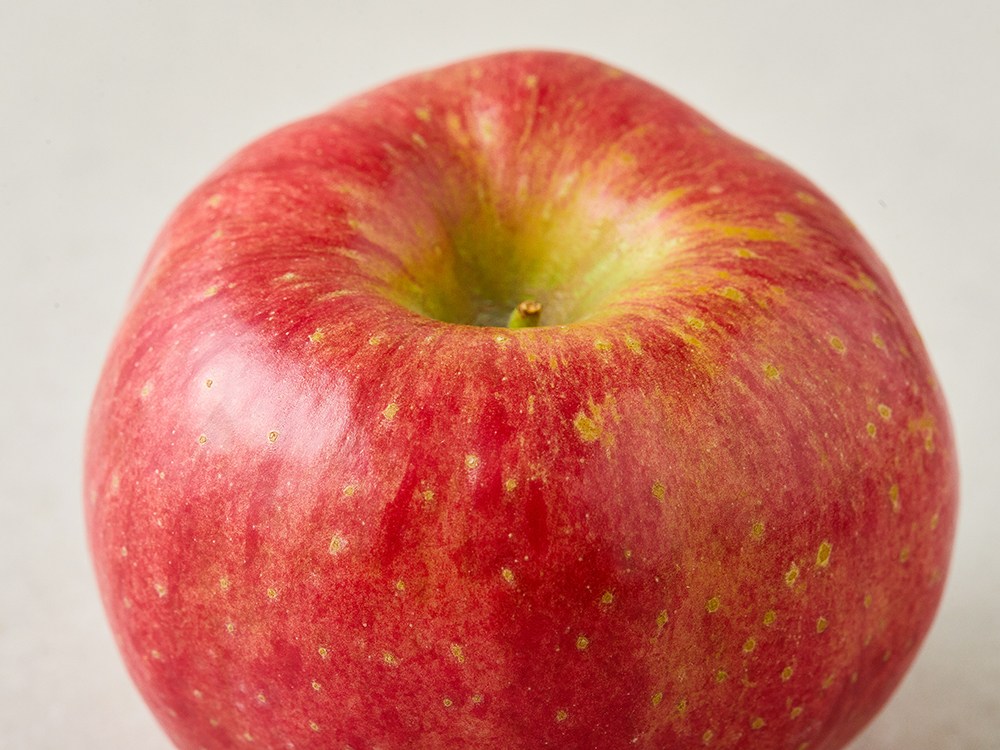 Dangchan Imperfect Apple , 1 Pack , 1.3 kg( Jung , 4~6 Pack ) (당찬 못난이 사과, 1개, 1.3kg(중과, 4~6입))