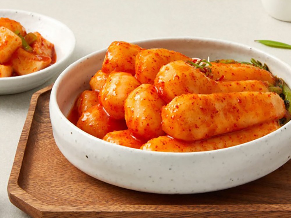 Bibigo Chonggak Kimchi (비비고 총각김치)