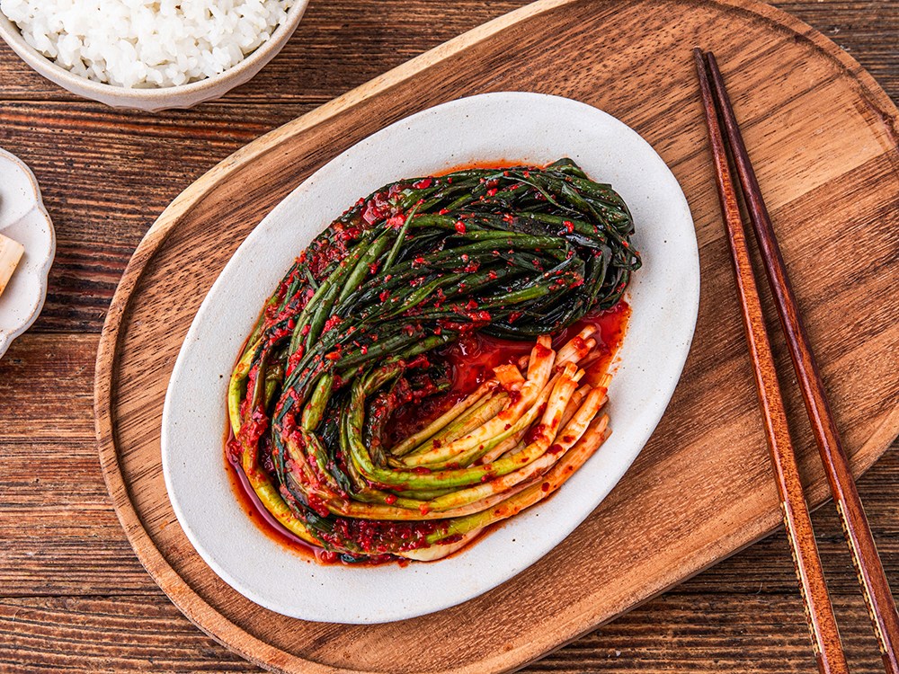 Inu Deo Flavor Na Pa Kimchi (인우 더맛나 파김치)
