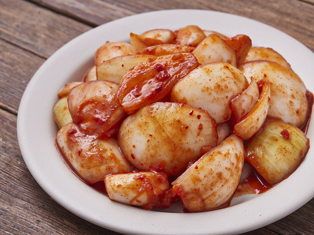 Mosan Kimchi Gatdamgeun Changnyeong Onion Kimchi , 1 kg, 1 Pack (모산김치 갓담근 창녕양파 김치, 1kg, 1개)