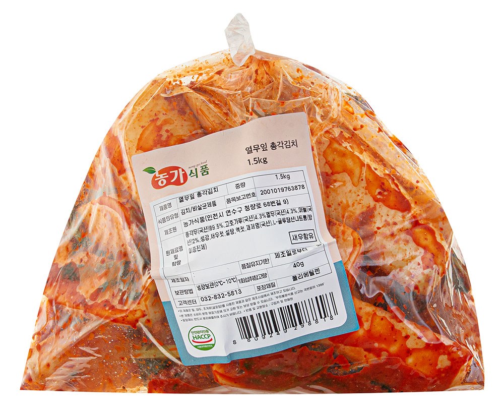 Nongsikpum Yeolmuip Chonggak Kimchi , 1.5 kg, 1 Pack (농가식품 열무잎 총각김치, 1.5kg, 1개)