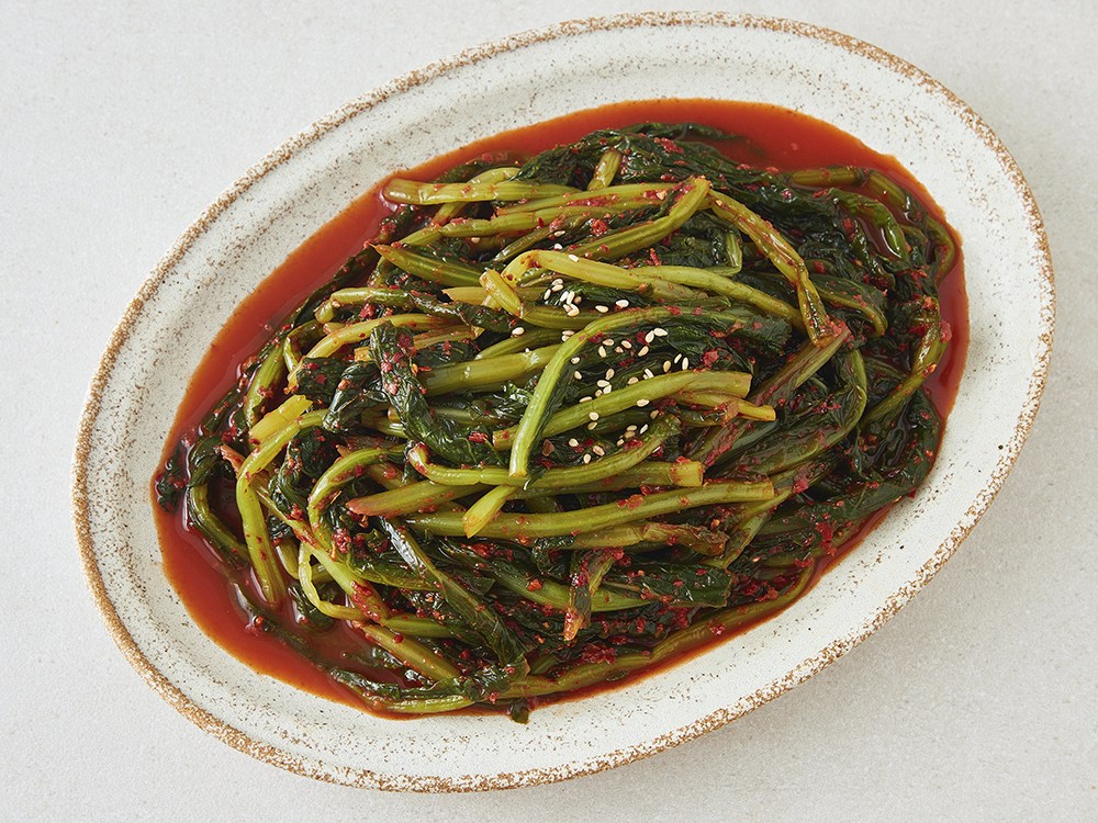 Our Ttang Noldeon Jeonra Yeolmu Kimchi , 450 g, 1 Pack (우리땅에 놀던 전라도 열무김치, 450g, 1개)