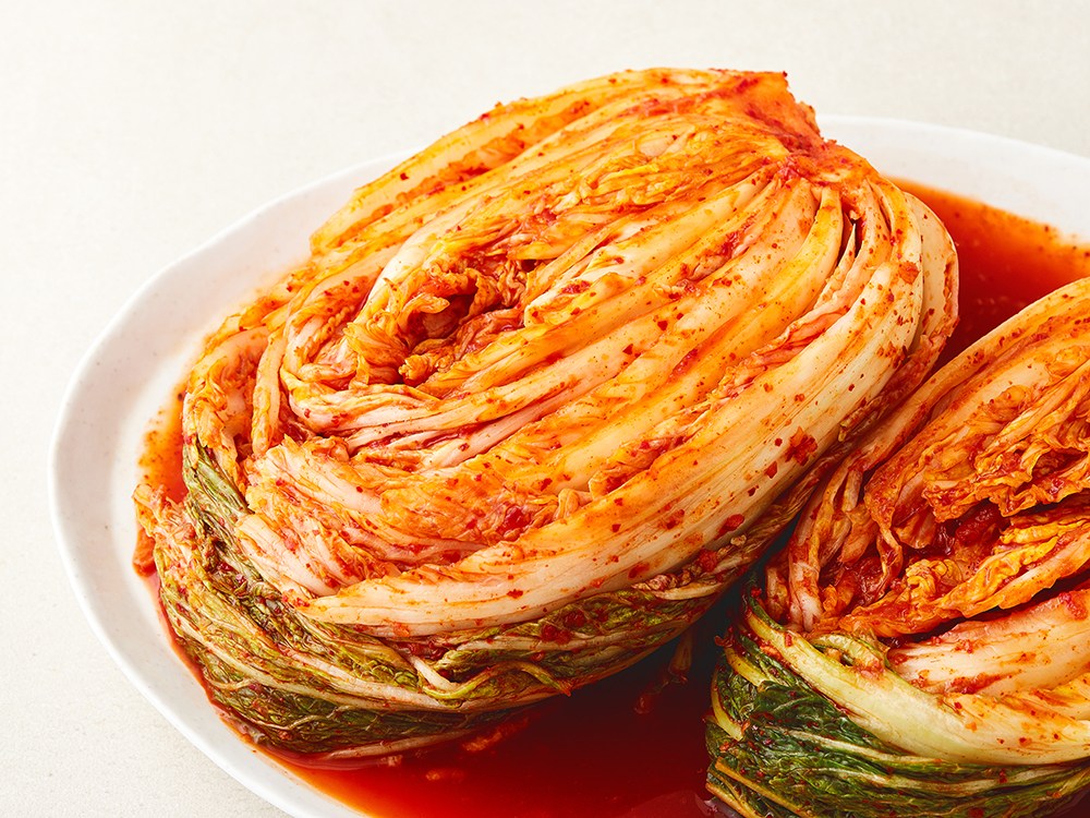 Daesang Jongga Hyeonmyeongjubu Whole Napa Kimchi , 4 kg, 1 Pack (대상 종가 현명한주부 포기김치, 4kg, 1개)