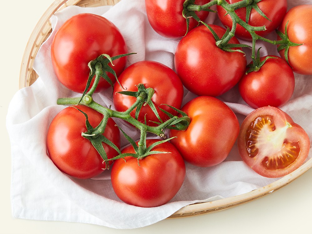 Gwangsiknong Sheets Julgijjae Suhwakhae Deo Fresh Tomato , 1 Pack , 3 kg (광식이농장 줄기째 수확해 더 신선한 토마토, 1개, 3kg)