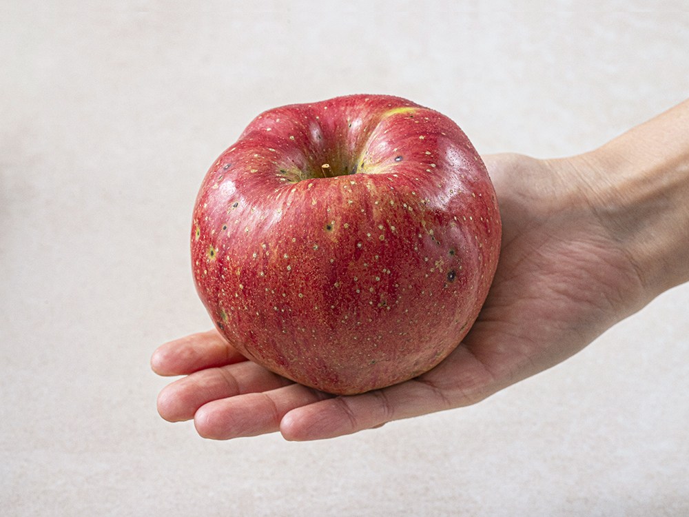 Peuresyain Nongdopgi Ubakmateun Bojo Pack Apple , 2 kg, 1 Bag (프레샤인 농가돕기 우박맞은 보조개 사과, 2kg, 1봉)