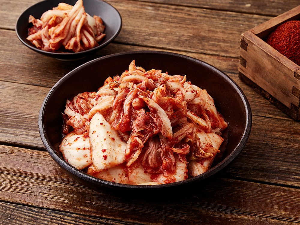 Inu Deo Flavor Na Sseoleun Pear Chu Kimchi , 1.1 kg, 1 Pack (인우 더맛나 썰은 배추김치, 1.1kg, 1개)