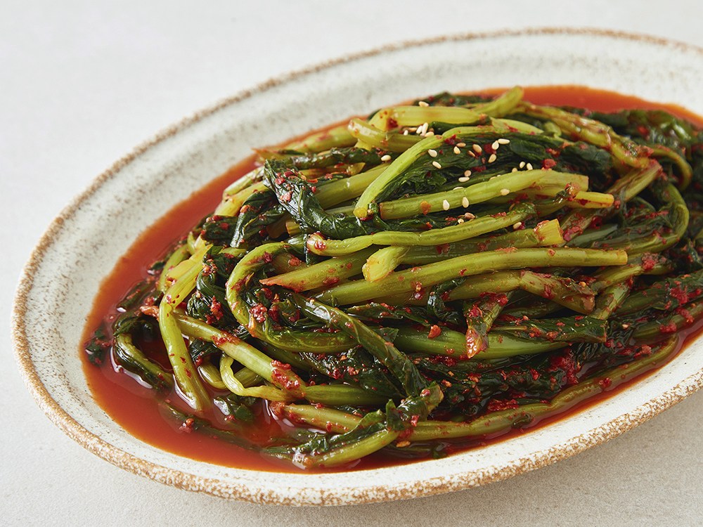 Our Ttang Noldeon Jeonra Yeolmu Kimchi , 450 g, 1 Pack (우리땅에 놀던 전라도 열무김치, 450g, 1개)