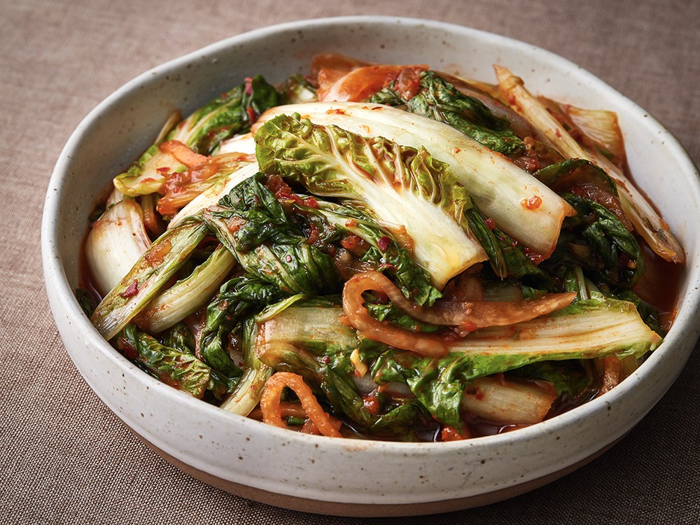 Geumja Domestic Pear Chu Mandeun Siwon Bori Eolgal Kimchi (금자네 국내산 배추로 만든 시원한 보리 얼갈이 김치)