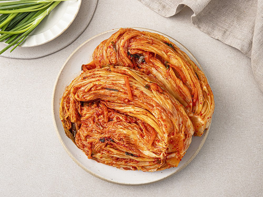 Nonghyup Guk Jal Ikhin Whole Napa Kimchi , 2.5 kg, 1 Pack (농협 한국 잘 익힌 포기김치, 2.5kg, 1개)