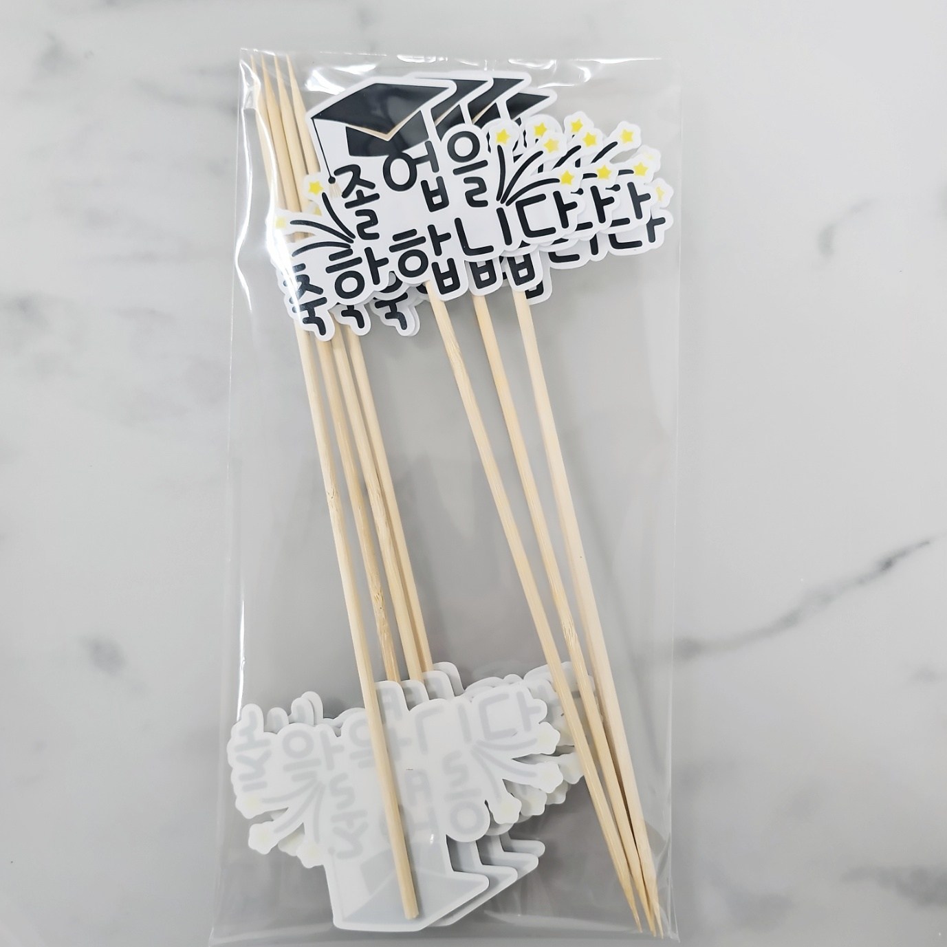 Sseonitopeo Joleop Chukhahapnida Kkotdabal Topeo 8 p Set , Honhap Color , 1 Set (써니토퍼 졸업을 축하합니다 꽃다발 토퍼 8p 세트, 혼합색상, 1세트)