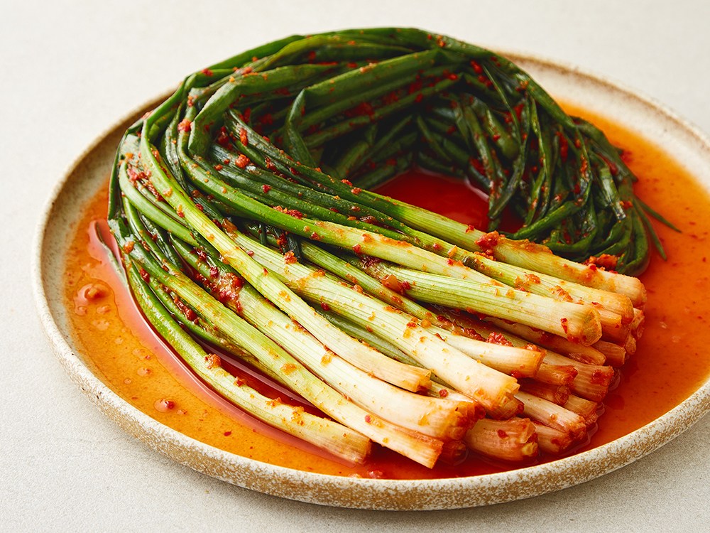 Sinyeongsikpum Jeongdameun Kimchi Spicy Pa Kimchi , 1.2 kg, 1 Pack (신영식품 정담은김치 매운 파김치, 1.2kg, 1개)