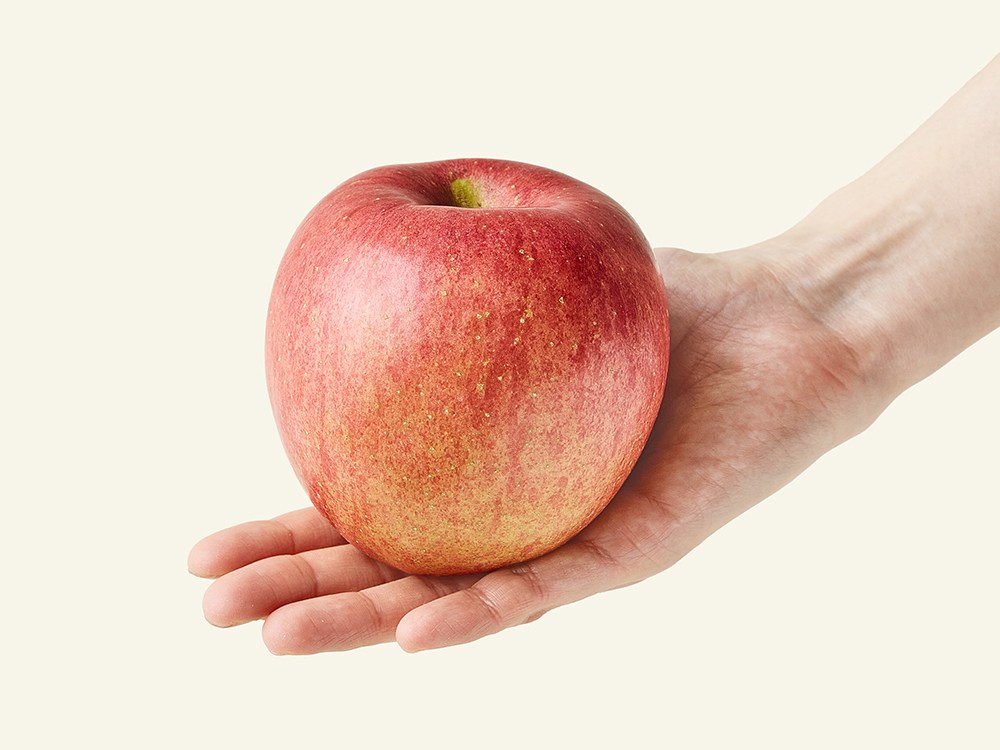 Mungyeong Nonghyup High Sweetness Dalkom Apple Jung 5~6 Pack , 1 Pack , 1.3 kg (문경농협 고당도 달콤사과 중과 5~6입, 1개, 1.3kg)