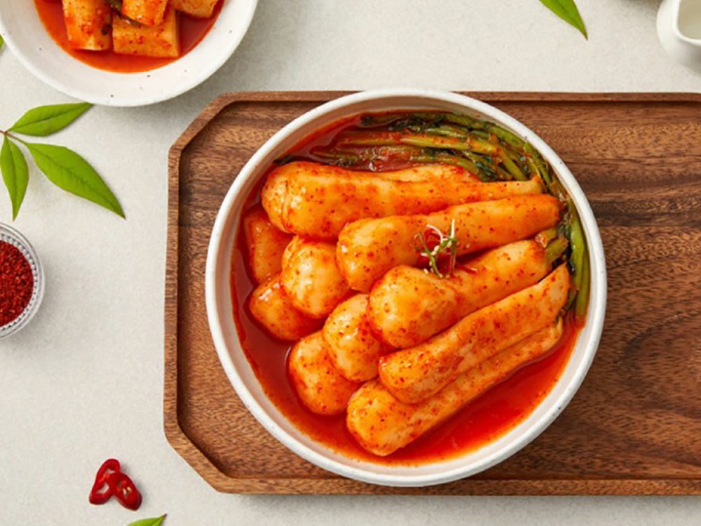 Bibigo Chonggak Kimchi (비비고 총각김치)