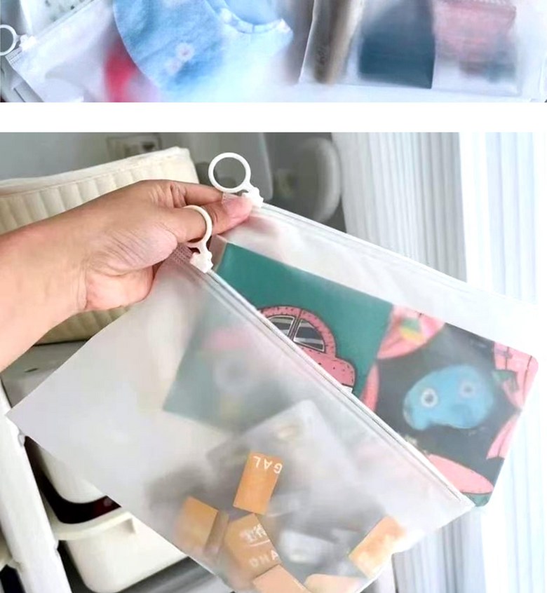 Beulreseuyu Gori Seulradeo Jipeobaek Bantumyeong Package Ji Gansik Seonmul Yangmal Pouch , 1 Pack , 20 Sheets (블레스유 고리 슬라이더 지퍼백 반투명 포장지 간식 선물 양말 파우치, 1개, 20매)