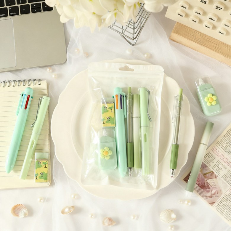 Hongeonmokyo Gwiyeoun Mungu Set Sinhakgi Joleop Danche Seonmul Hakyongpum Samuyongpum 6 Types Seonmul Set (홍언목요 귀여운 문구세트 신학기 졸업 단체 선물 학용품 사무용품 6종 선물세트)